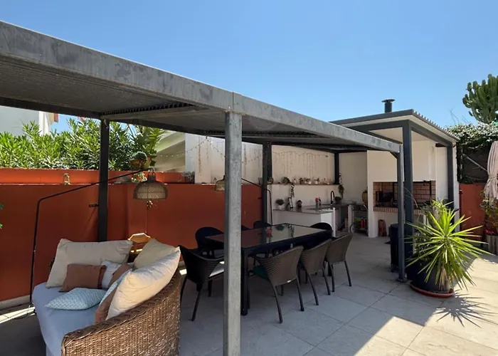 度假居 Casa Delfina 埃斯特波纳