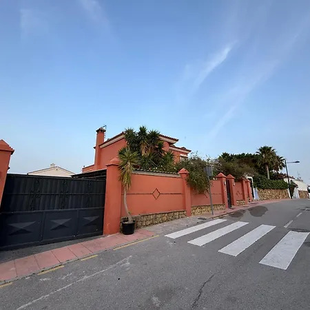 Casa Delfina Дом отдыха Эстепона
